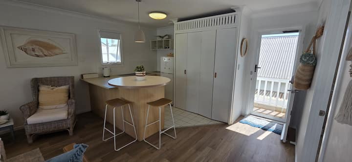 Charming Coastal Beach Studio On Sunshine Coast - Sunshine Coast