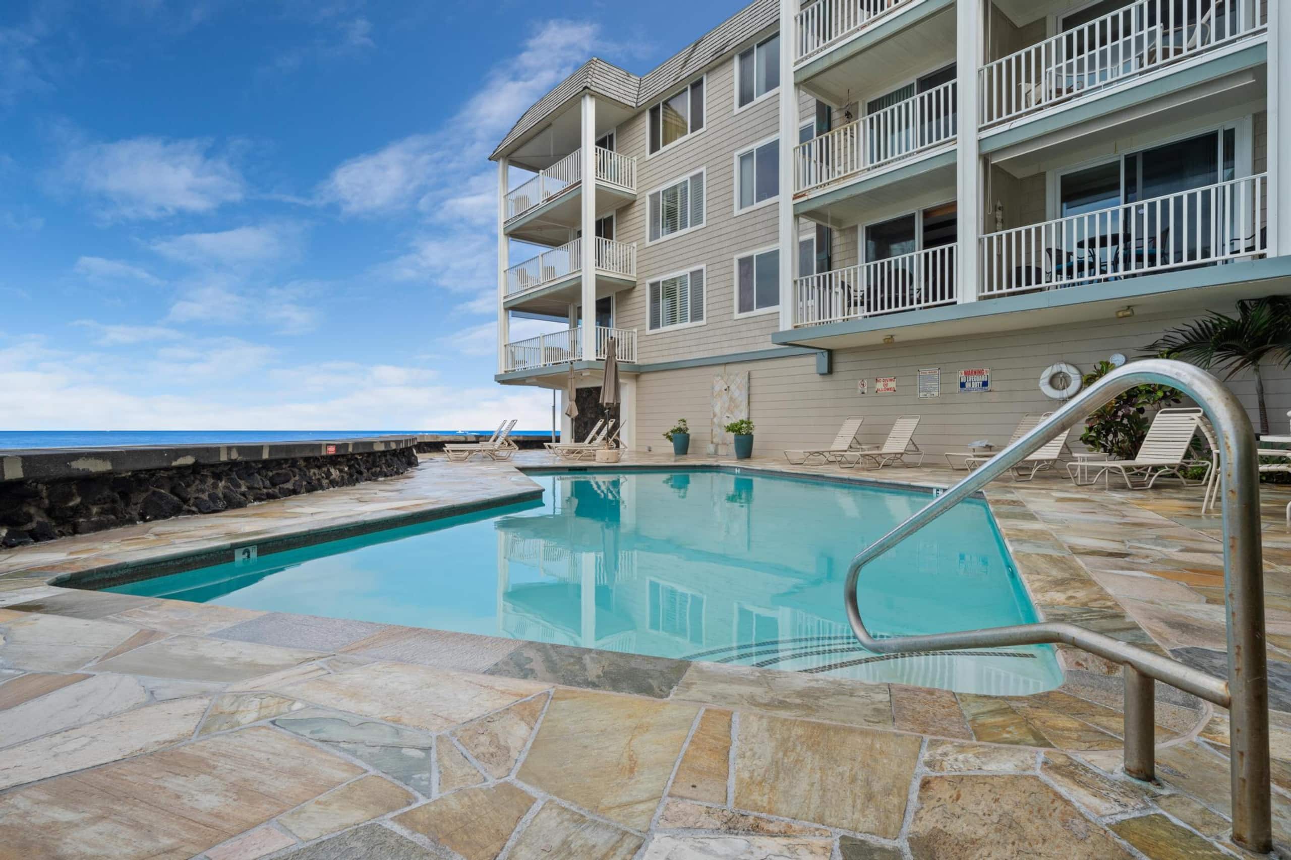 Condo in Kailua-Kona · ★4.61 · 1 bedroom · 2 beds · 1 bath - Image 13