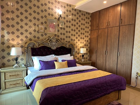 Stylish Luxe 2 BedroomLK Condo Close to GIGA Mall.