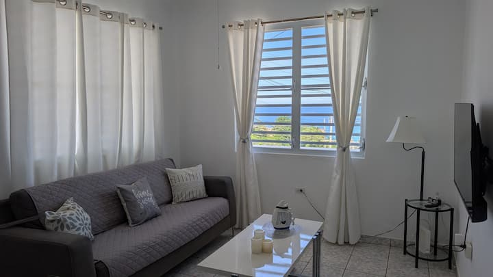 Blucliff Guesthouse-ocean View & Near Beach - Isabela