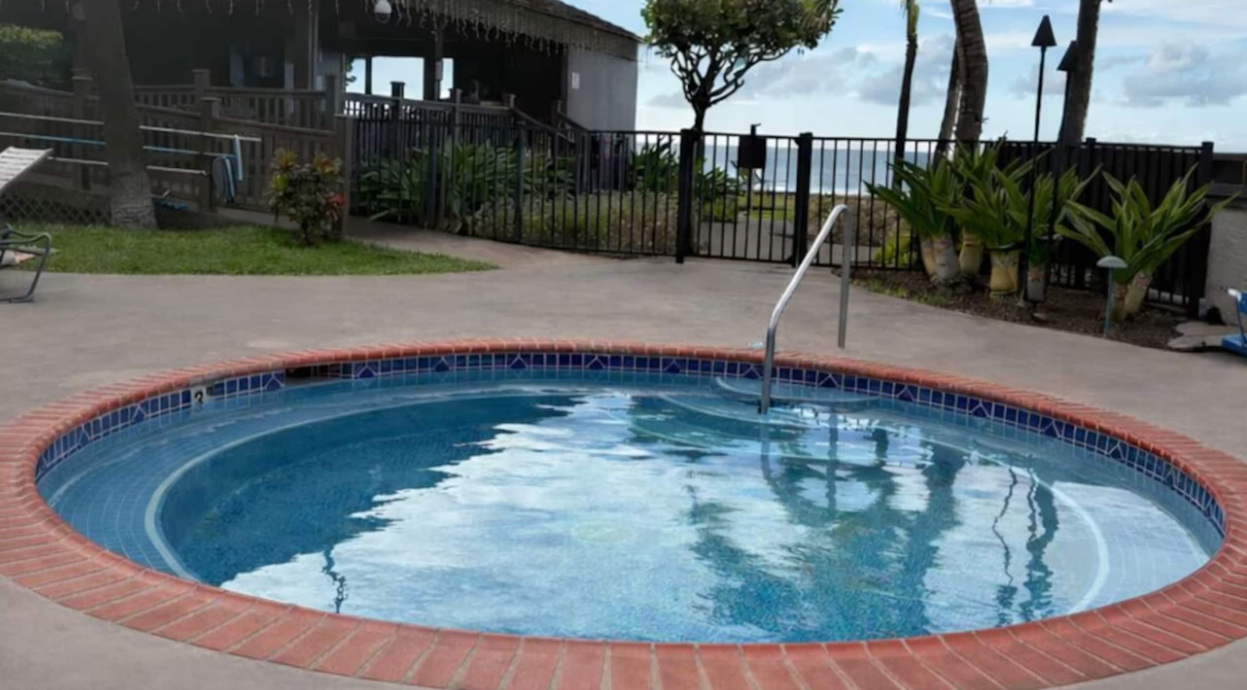 Condo in Lahaina · ★4.94 · 1 bedroom · 1 bed · 1 bath - Image 6