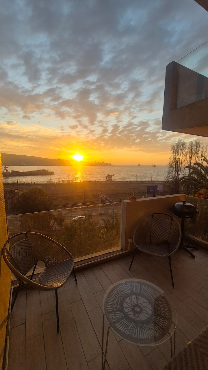 Panoramic Views/2br+2ba/terrace & Parking
Parking - Valparaíso, Chile