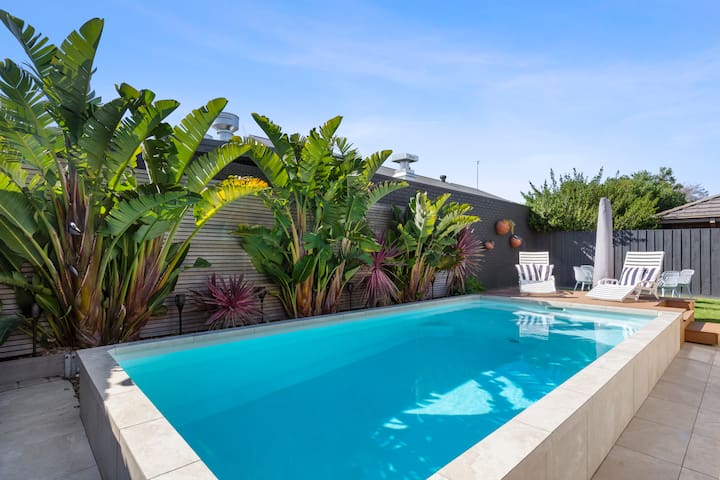 Coastal Cosy Beach House with Pool & Games Room