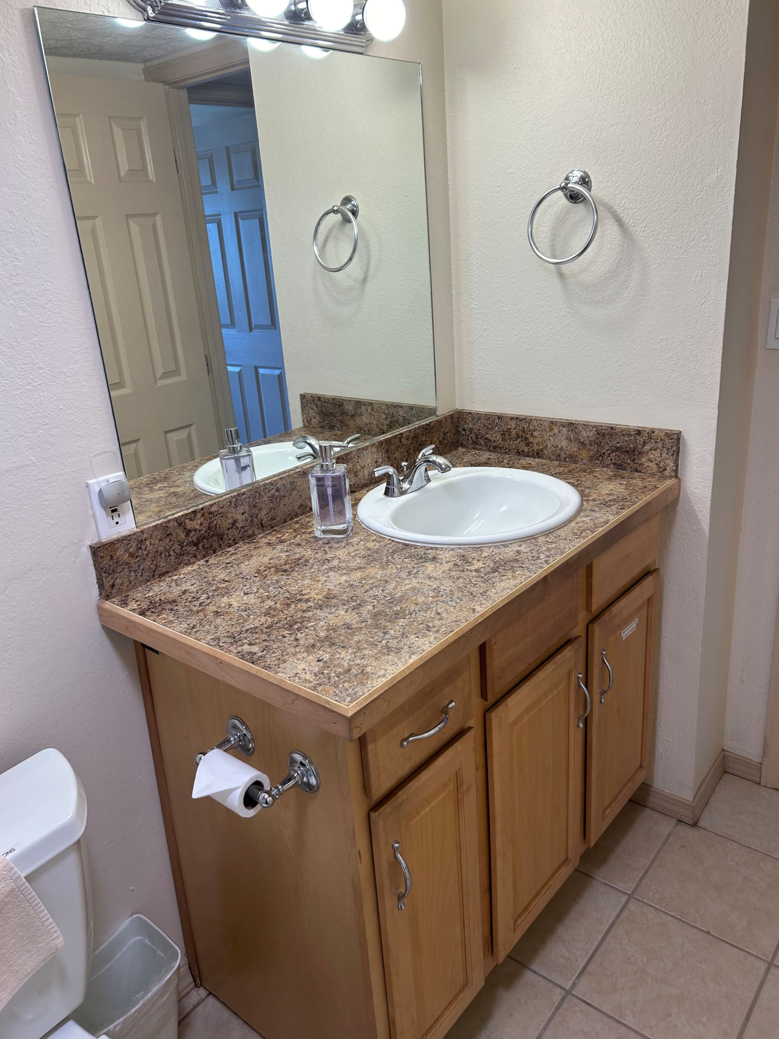 Condo in Kihei · ★4.91 · 1 bedroom · 2 beds · 1 private bath - Image 10
