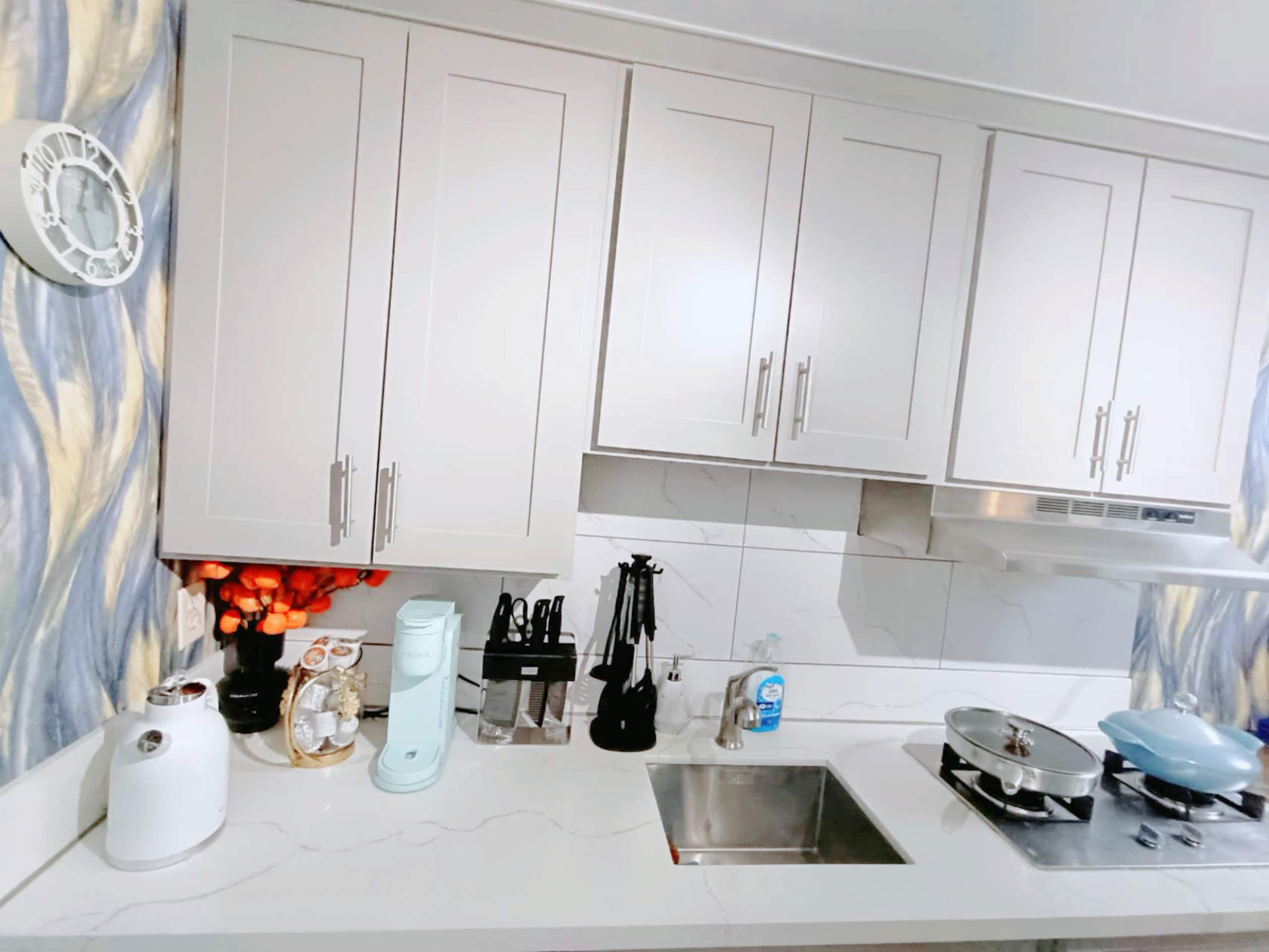 Condo in Honolulu · ★4.58 · 2 bedrooms · 4 beds · 1 private bath - Image 4