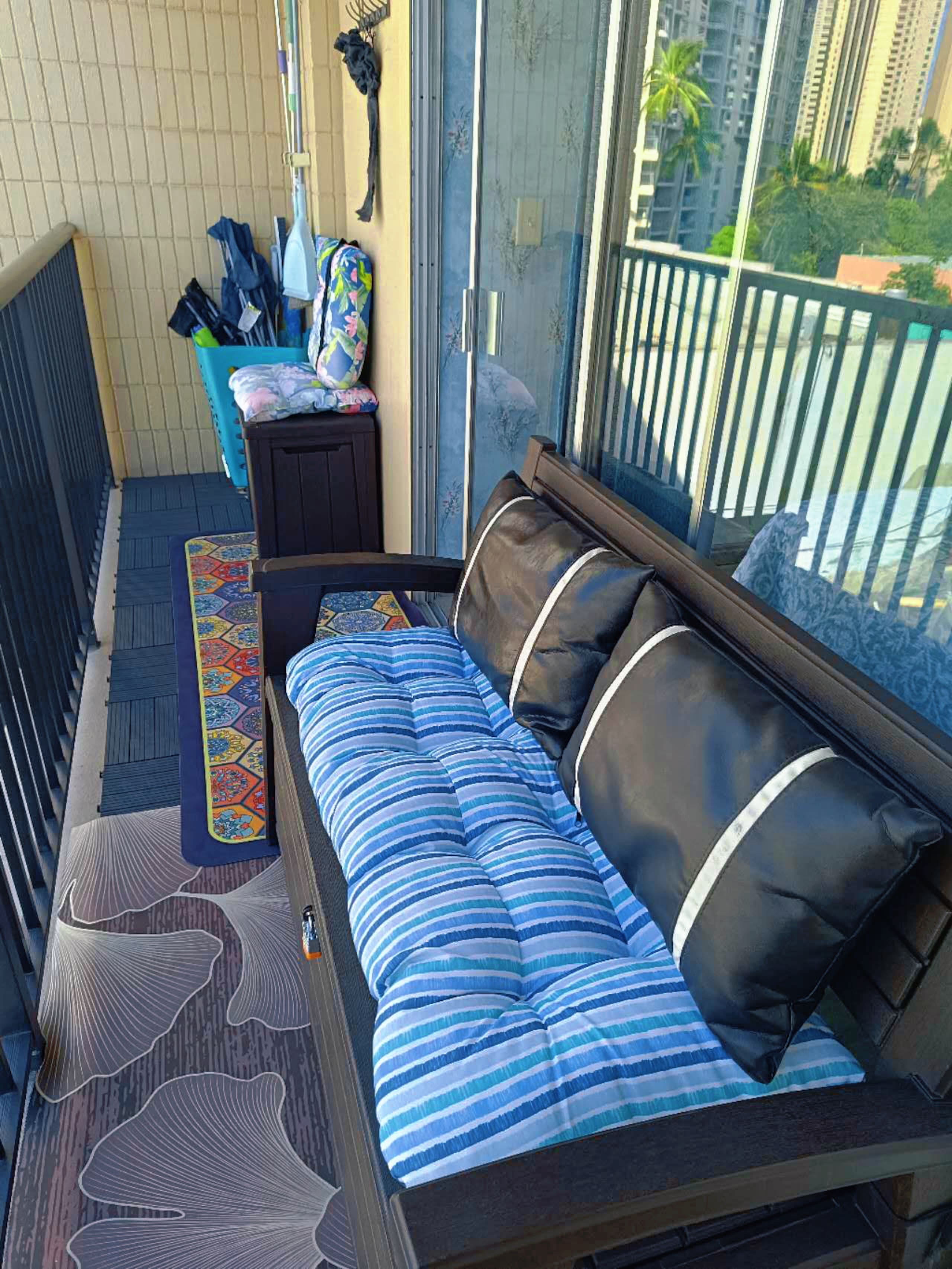 Condo in Honolulu · ★4.58 · 2 bedrooms · 4 beds · 1 private bath - Image 15
