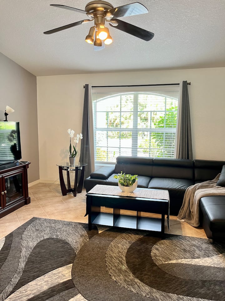 Hot Tub Home With Heated Pool! - North Port, FL