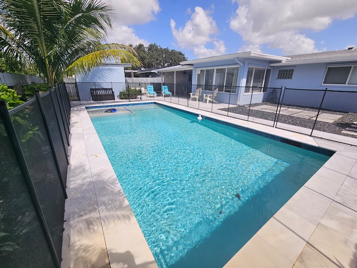Beautiful Cozy 2br Family Home With Pool - Pembroke Pines, FL