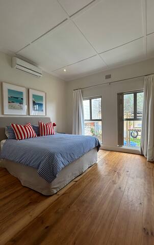 2 Bedroom-Sea Point Home with pool on Ocean View gallery image 5