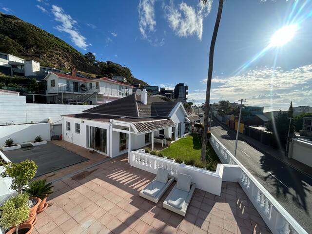 2 Bedroom-Sea Point Home with pool on Ocean View