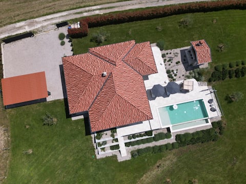 NEW Villa Green Forest with heated salty pool