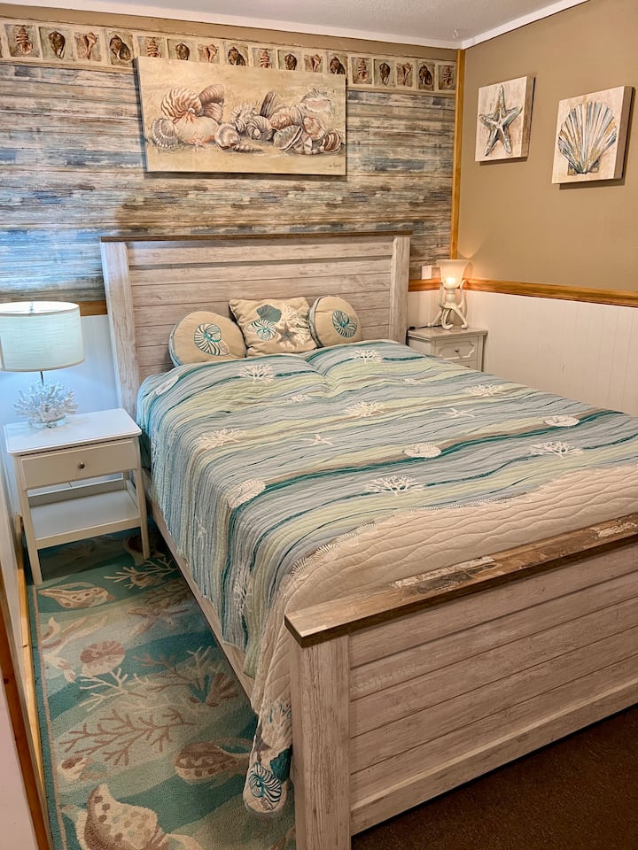 Carrie's Octopus Hideaway - Apartments for Rent in Depoe Bay