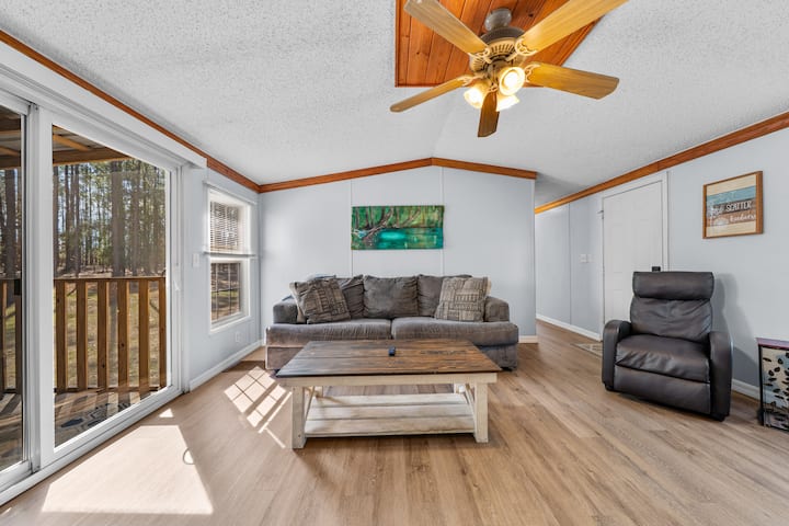 Spacious Living room with access to a covered balcony