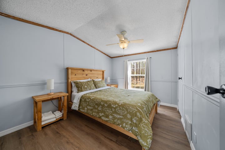 Bedroom #2 with queen bed