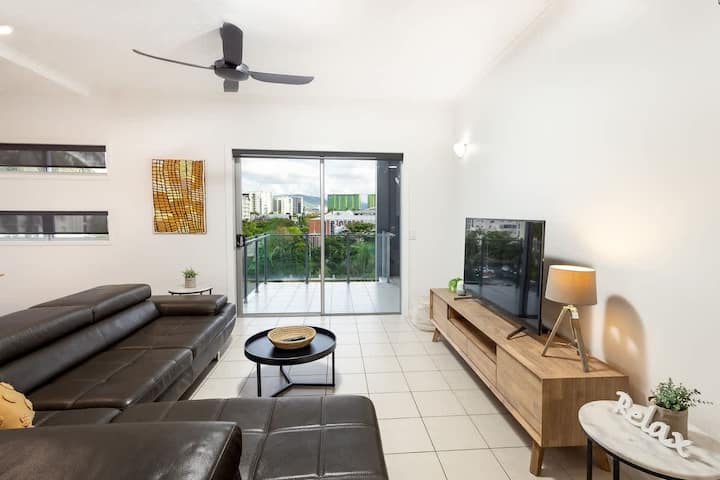 Panorama Cairns—city & Coastal Views With Pool - Cairns