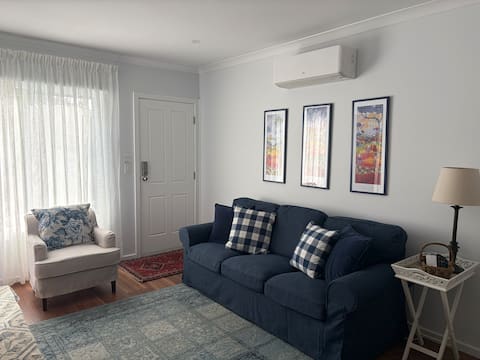 Popular Airbnb listing: Hakuna Matata 2 bedroom/lounge/bath/breakfast in Cowes