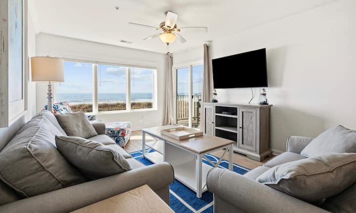 Cherry Grove Oceanfront Oasis W/ Pool & Balcony - Cherry Grove Beach, SC