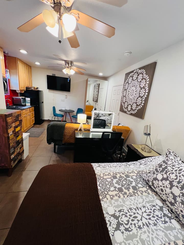 Cozy Studio/room-private Kitchen, Bath & Entrance - Alhambra, CA