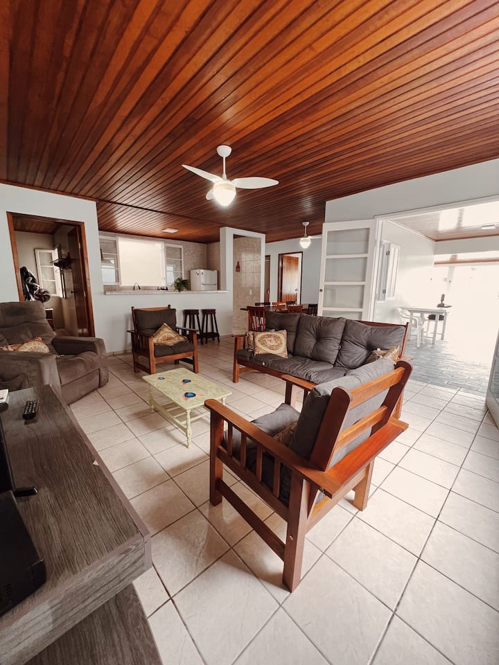 Casa Com Piscina 50m Do Mar,  Costa Azul, Matinhos - Paranaguá