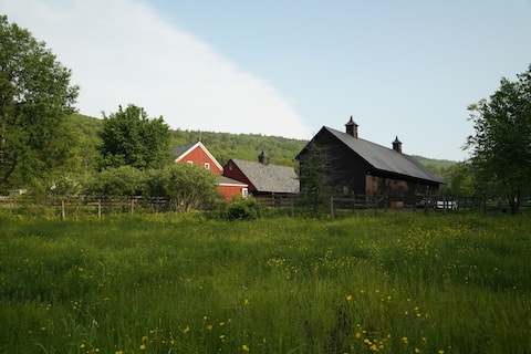 the Maple suite, Green Mountain farm countryside