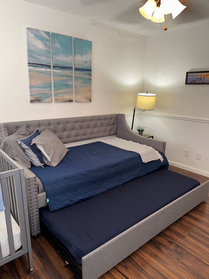 سرير مزدوج مع تراندل