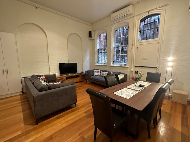 Melbourne CBD location…heritage warehouse apt