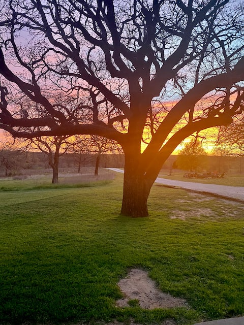 SunsetOaks|Retreat | Country| Family | Friends