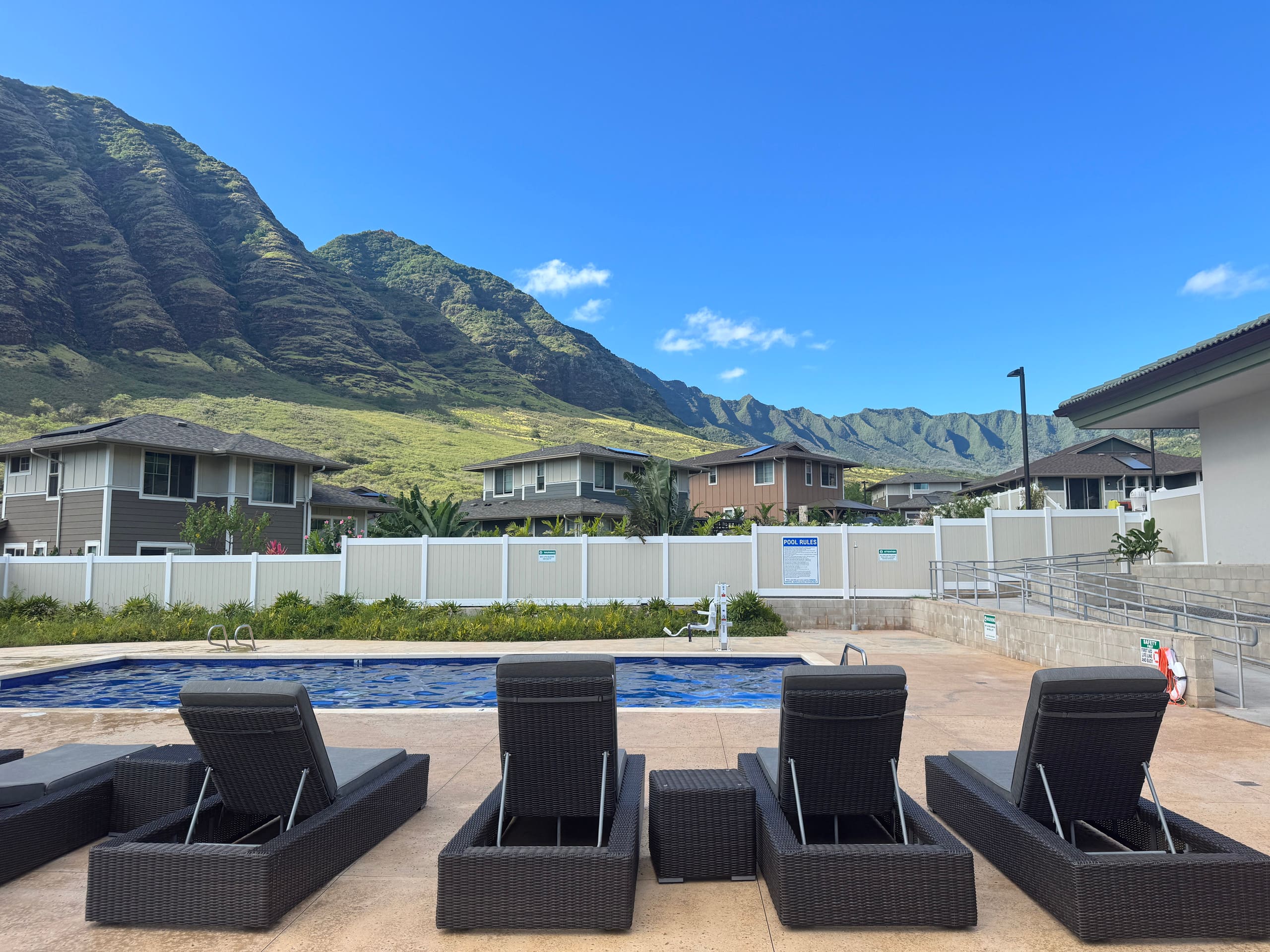 Home in Waianae · ★4.95 · 4 bedrooms · 9 beds · 2.5 private baths - Image 5