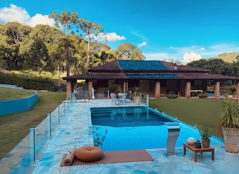 Beautiful house with pool and trail to waterfall