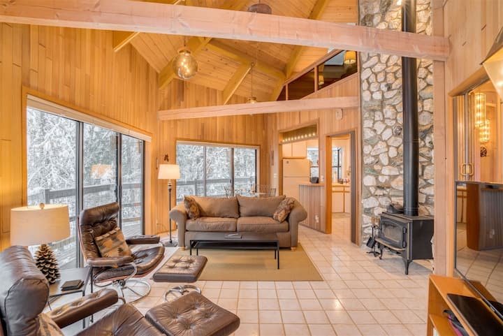 The Octagon House - Fun Design In Nature - Lake Chelan, WA