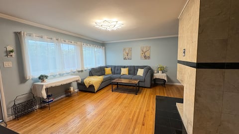 Safety,Spacious 1-bedroom suite & private entrance