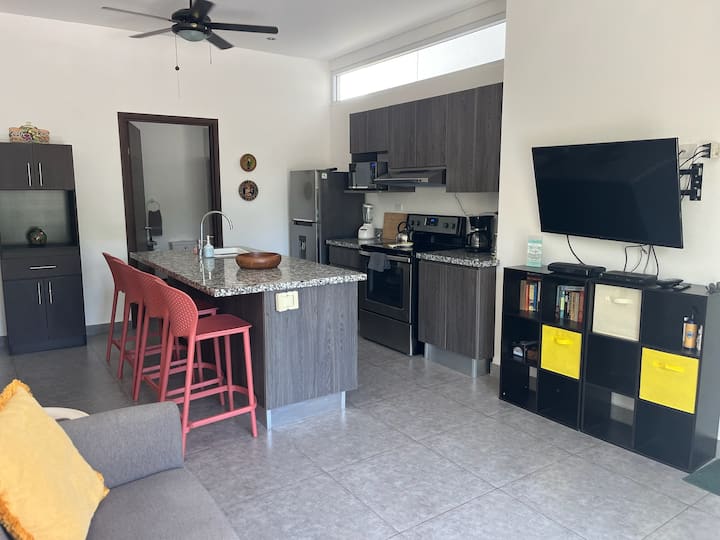 Clean And Cozy Condo, Minutes From The Beach! - 코스타리카