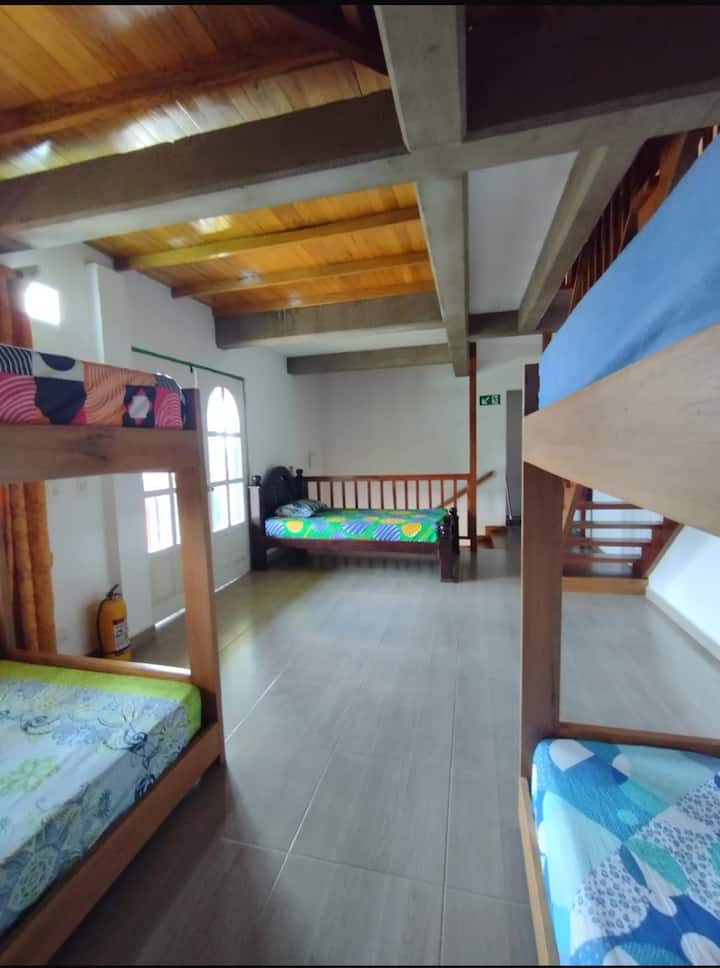 Casa Típica: Piscina, Turco, Sauna Y Jacuzzi - Cisneros