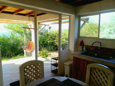 Cozy oceanfront house in Santa Marianita