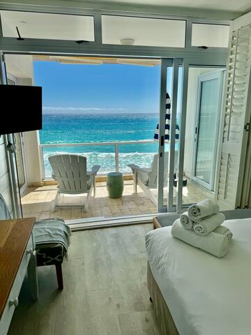 Clifton Sands F1 Valhalla 1st Beach Apartment gallery image 5