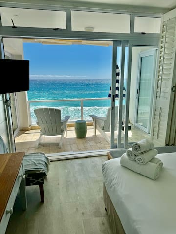 Clifton Sands F1 Valhalla 1st Beach Apartment gallery image 3