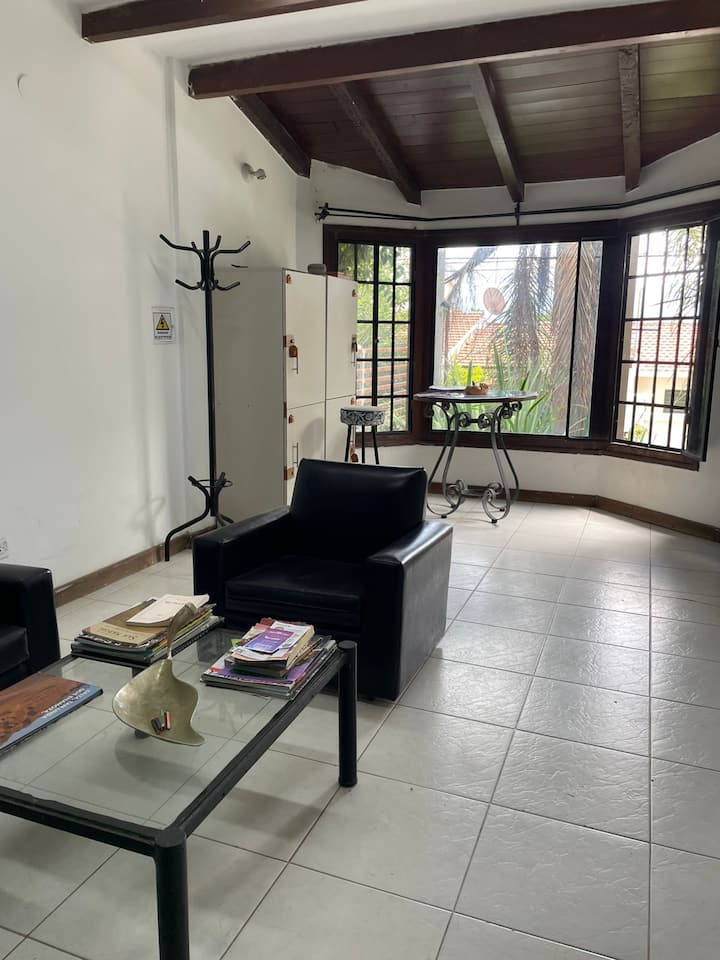 Casa Laberinto- Loft En El Cerro, Comoda Cama King - Salta
