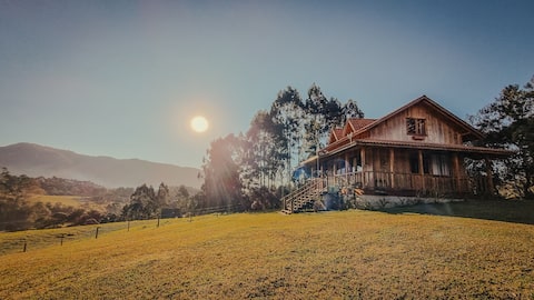 Cozy Cottage, Family, Nature, and Tranquility