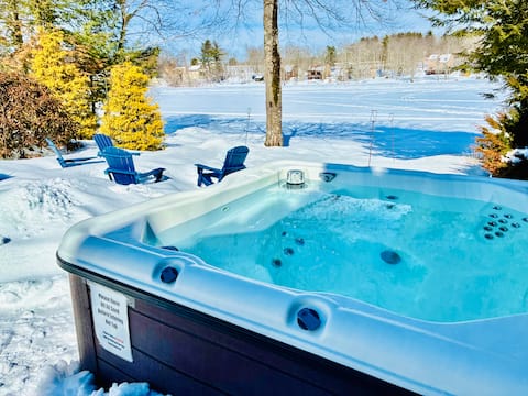 Dreamy Lakefront: Hot Tub, Kayaks, & Kid-friendly