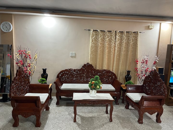 Casa Emilio - Huge 2 Story House - Malolos
