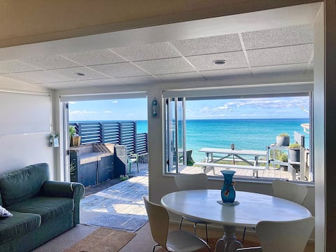 Beauty on the beach front
3 beds - 2 bedrooms