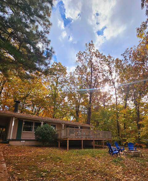 Lakeview House w/ 4 Kayaks, Deck, & Firepits.