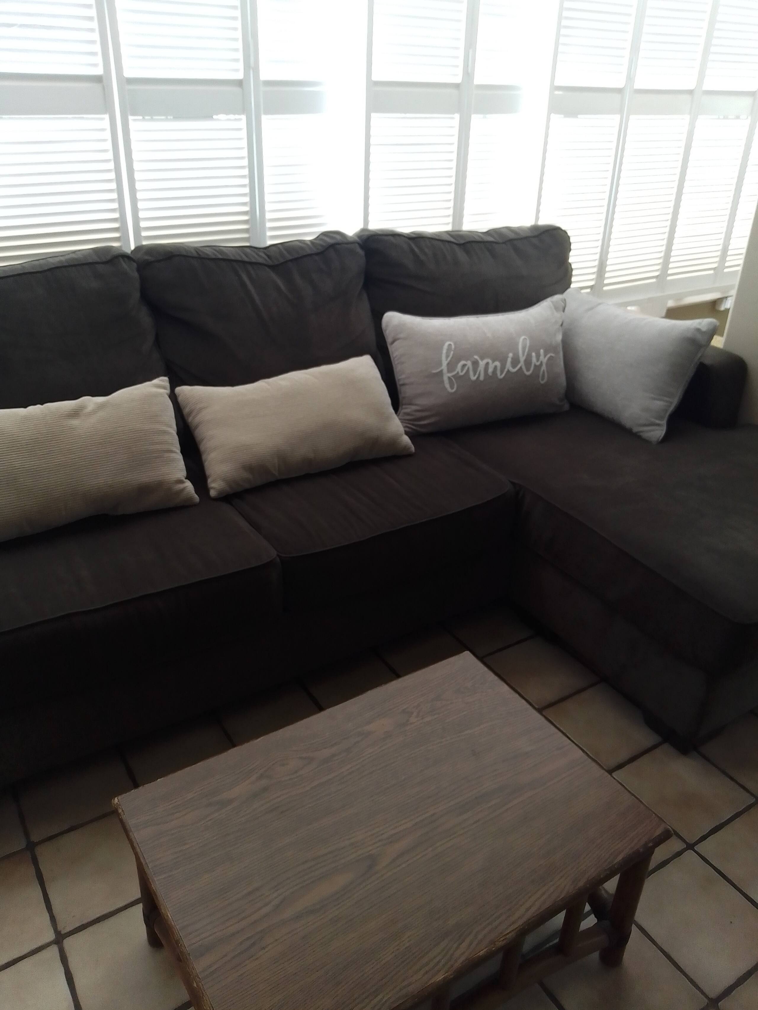 Condo in Honolulu · ★4.85 · 2 bedrooms · 3 beds · 1 private bath - Image 2
