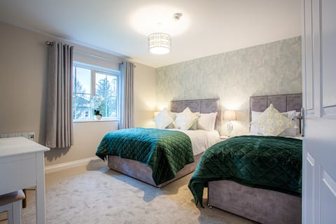 No 31 Killarney Holiday Village! Great Location!