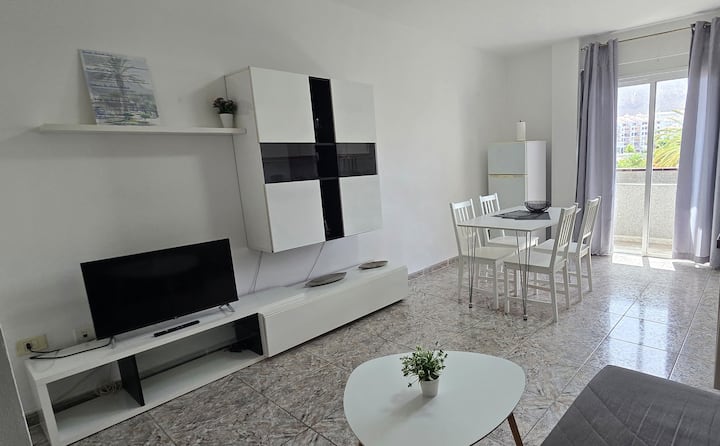 Central And Bright Apartment In Los Cristianos - Arona