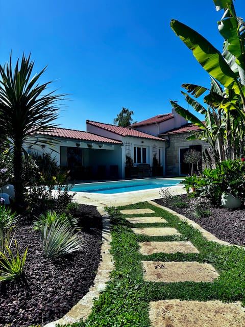 Charming house with private pool - Downtown