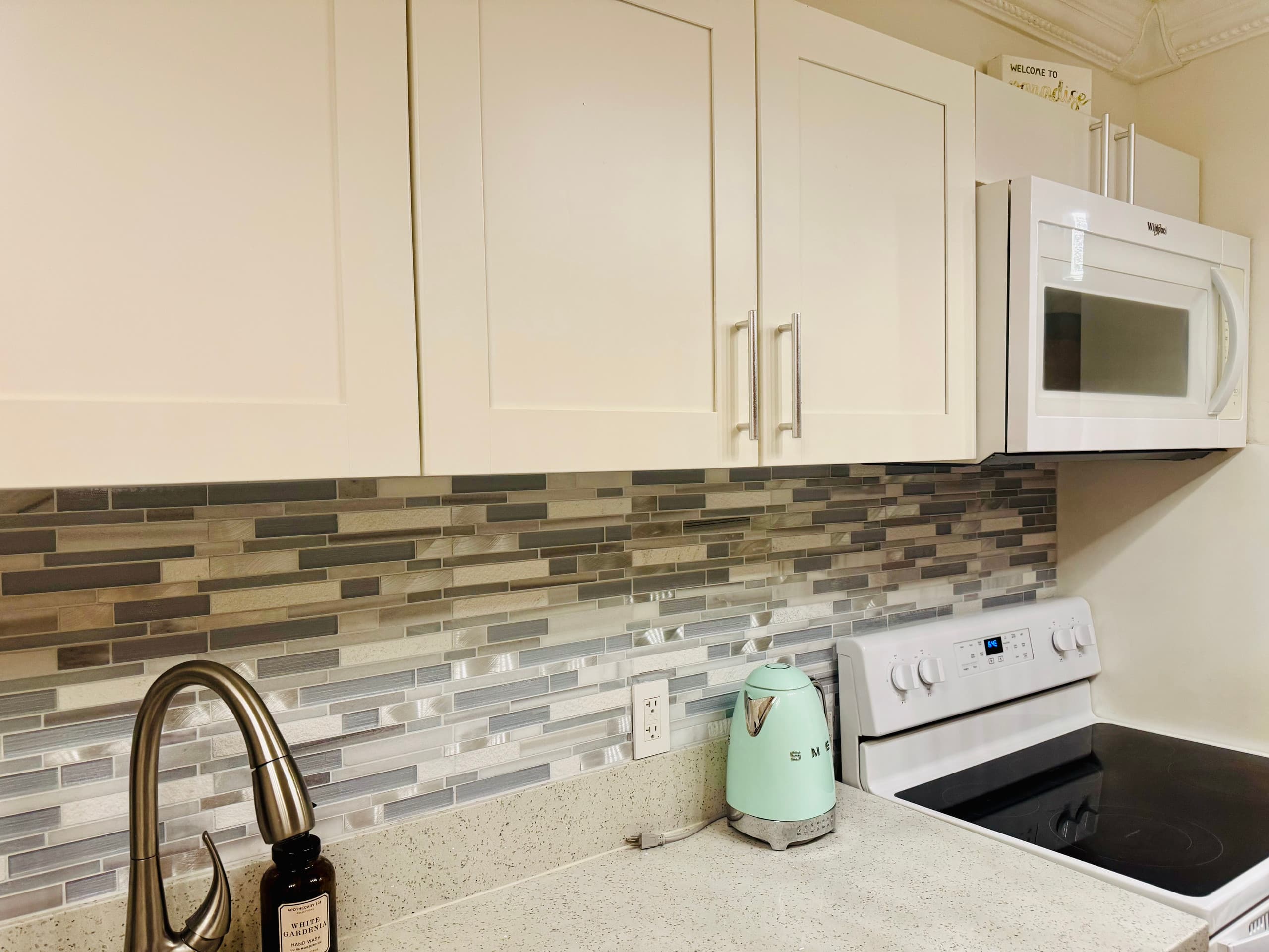 Condo in Honolulu · ★4.9 · 1 bedroom · 3 beds · 1 private bath - Image 20