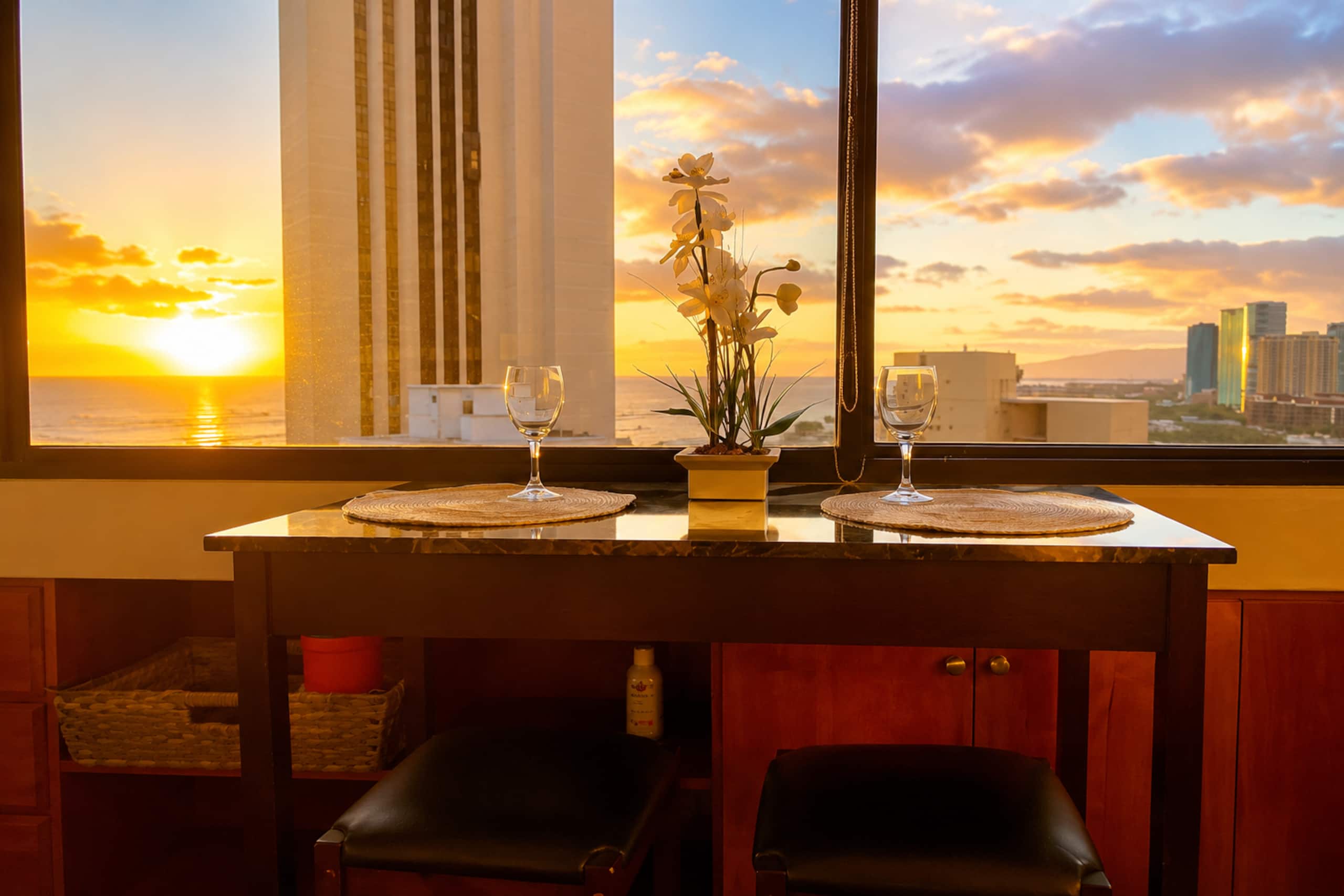 Condo in Honolulu · ★4.78 · 1 bedroom · 2 beds · 1 bath - Image 3