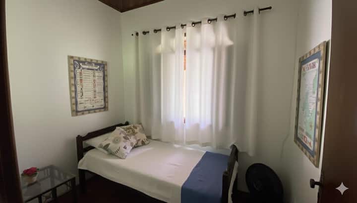 СПАЛНЯ 1 = ЕДИНИЧНО ЛЕГЛО