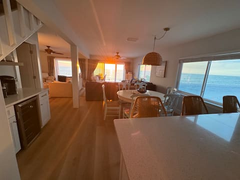 Sunset Beach Cottage North